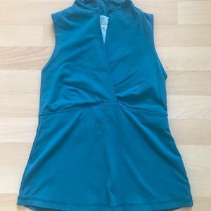 Lululemon bundle tank size 4-6-8 GUC